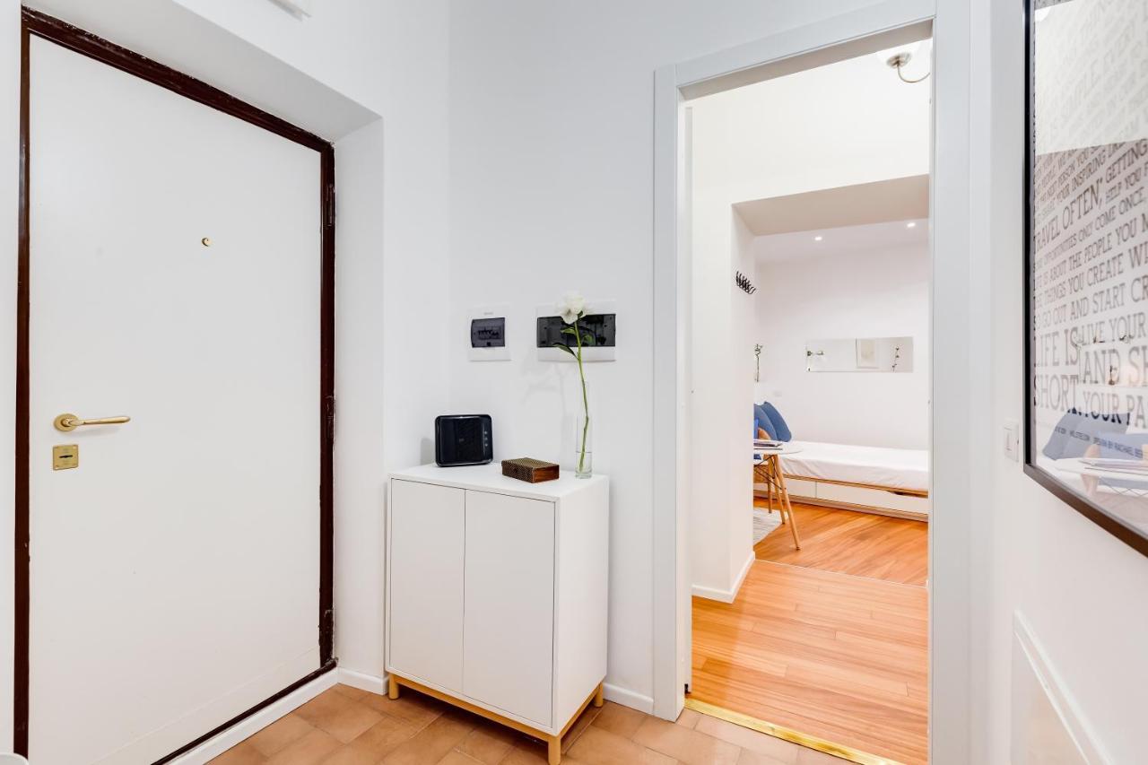 רומא Lovely And Modern Nest Near The Colosseum מראה חיצוני תמונה