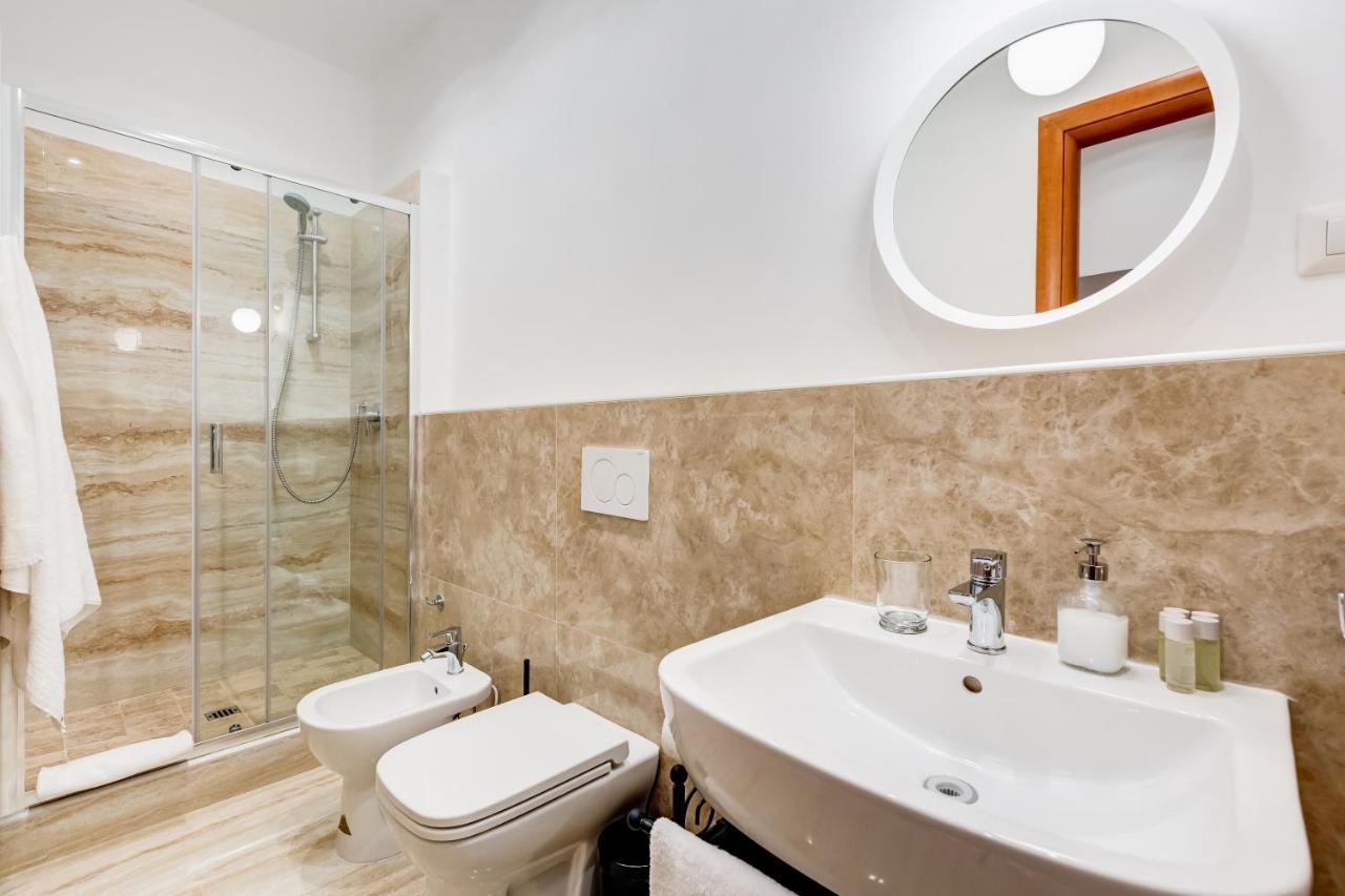 רומא Lovely And Modern Nest Near The Colosseum מראה חיצוני תמונה